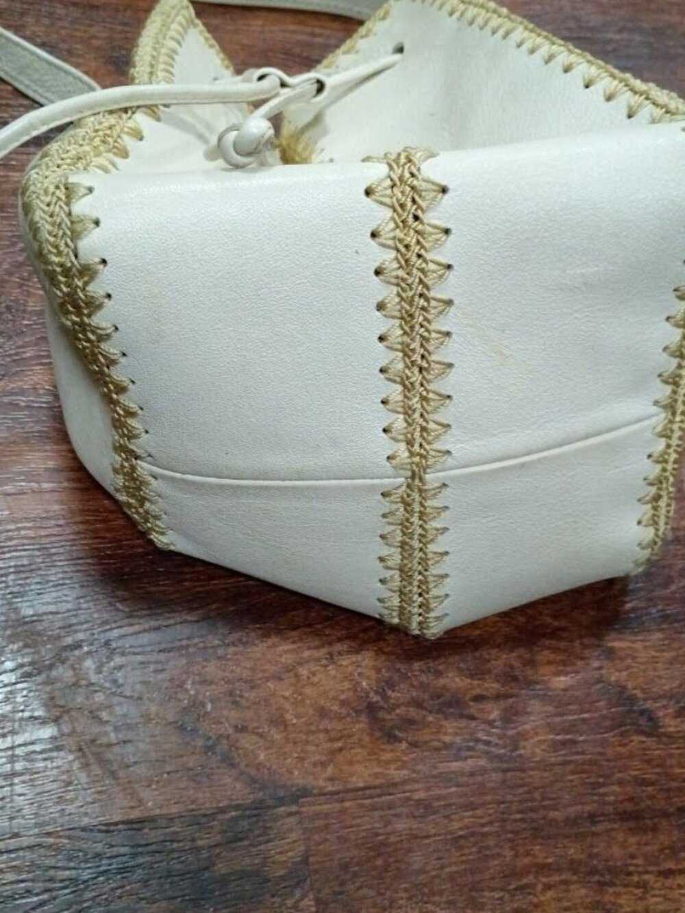 Nine West Vintage White Leather Drawstring Handbag With Braided Gold Stitching - Picture 5 of 16